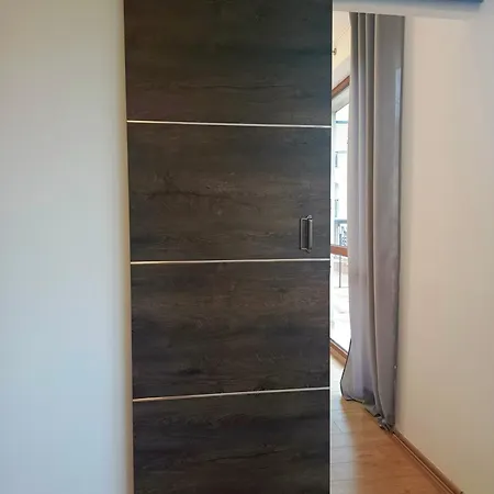 Golden Astoria Apartment *