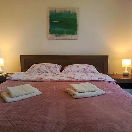 Golden Astoria Apartment Burgas