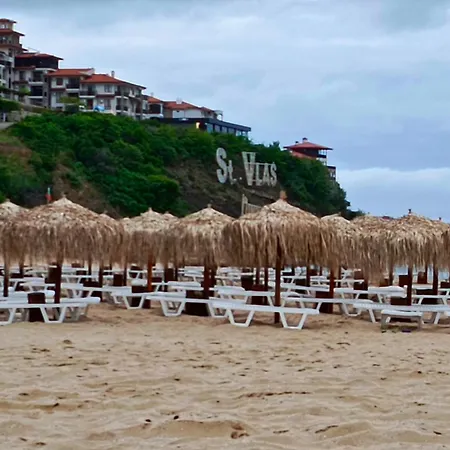 Golden Astoria Apartment Burgas